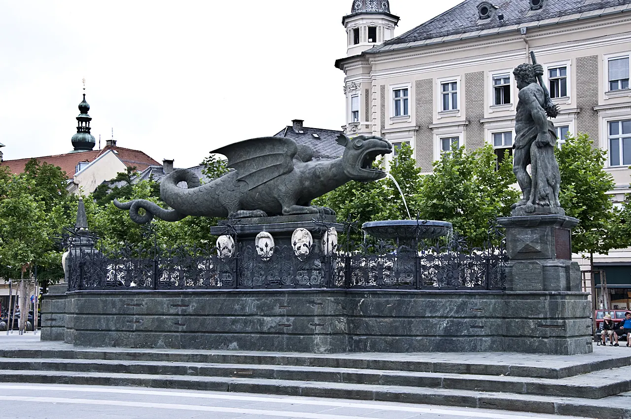 Dragon Fountain (Lindwurmbrunnen) — Klagenfurt