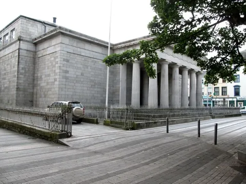 Dundalk Courthouse & Market Square — Dundalk