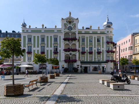 Gmunden Town Hall & Ceramic Carillon — Gmunden