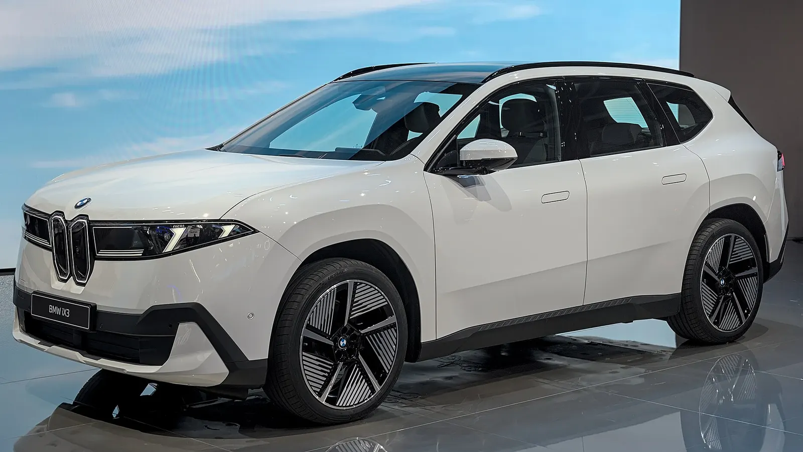 BMW najavio električni model sa dometom preko 900 kilometara