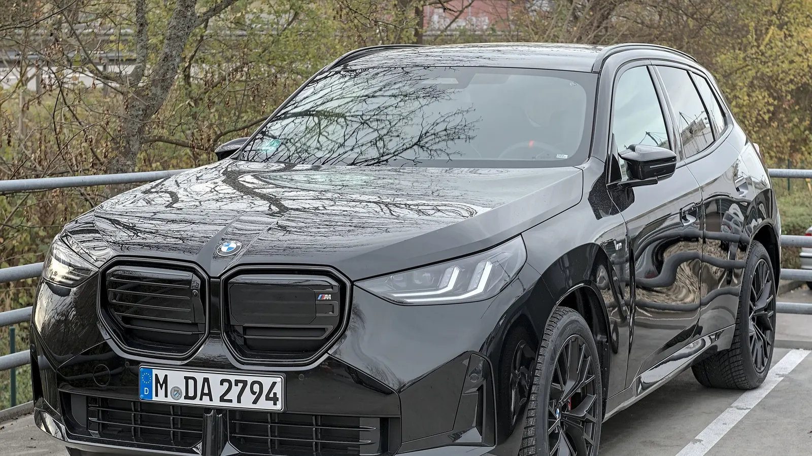 BMW upozorio vlasnike na kvar koji može da izazove neočekivano pomeranje vozila